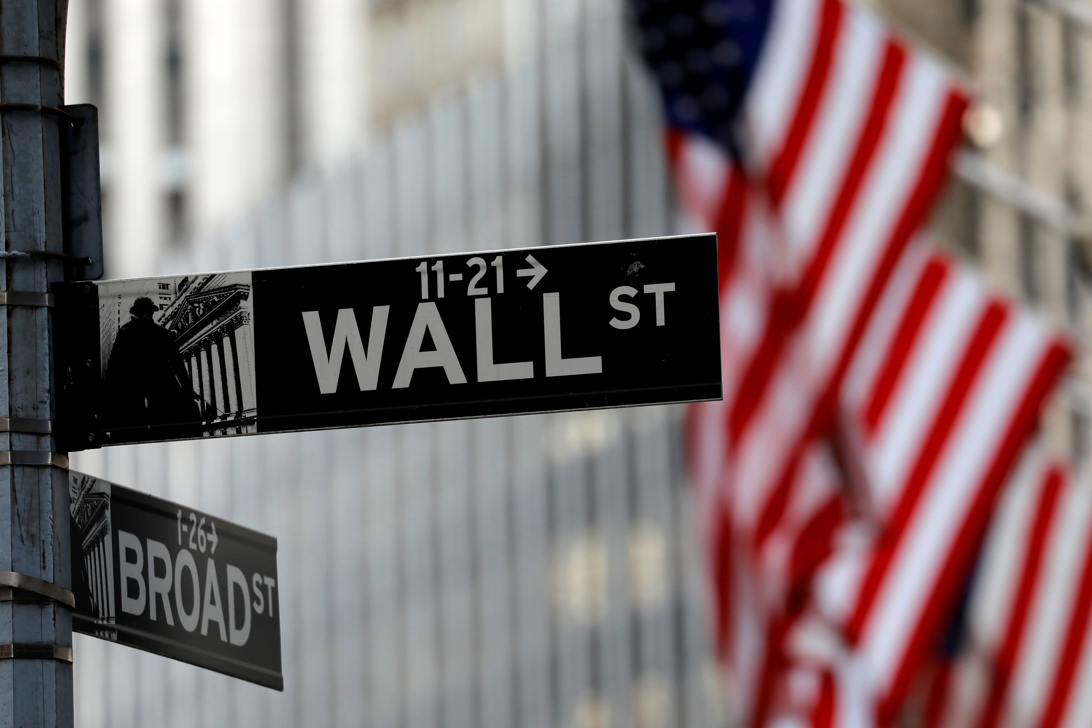 Wall Street, yatırımcılar hayal kırıklığı yaratan teknoloji kazançlarını sindirirken kırmızıyla açılmaya başladı